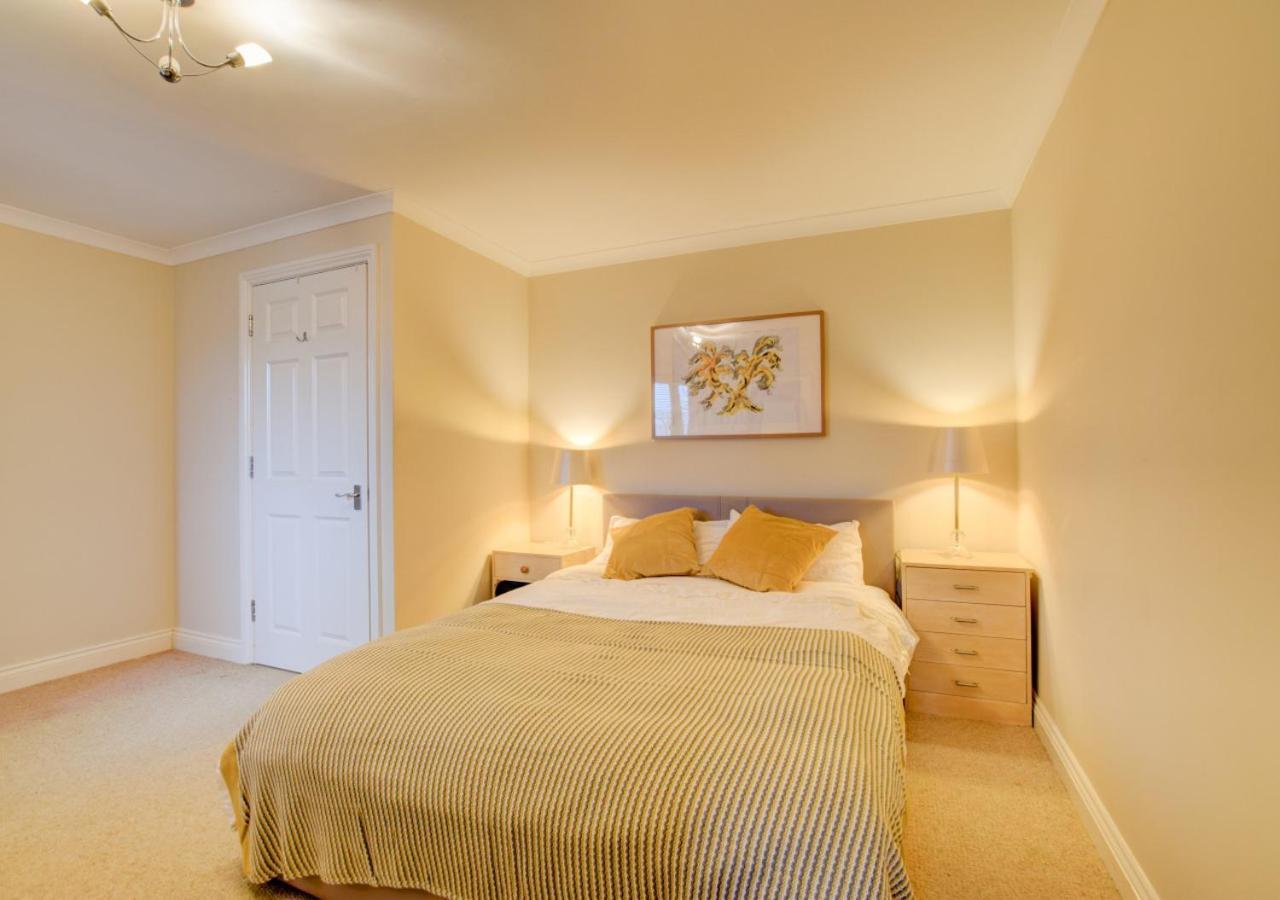 Bowleaze Beach Apartment Weymouth Dış mekan fotoğraf