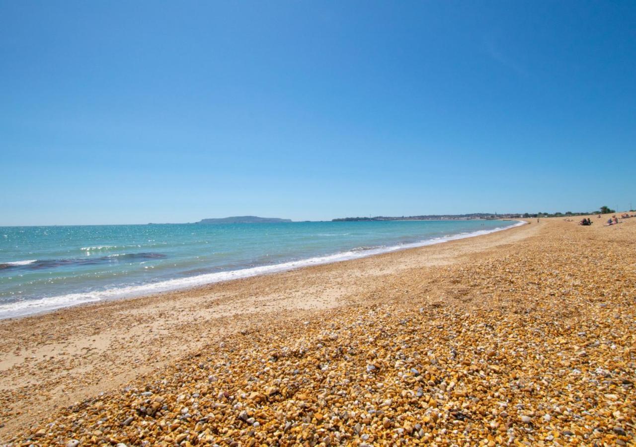 Bowleaze Beach Apartment Weymouth Dış mekan fotoğraf